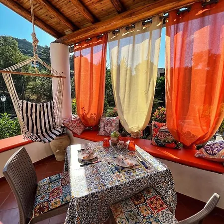 Lauricella 3* Λίπαρι